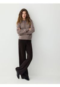 Reserved - Wełniane spodnie z dodatkiem kaszmiru - ciemnobrązowy. Kolor: brązowy. Materiał: wełna, kaszmir