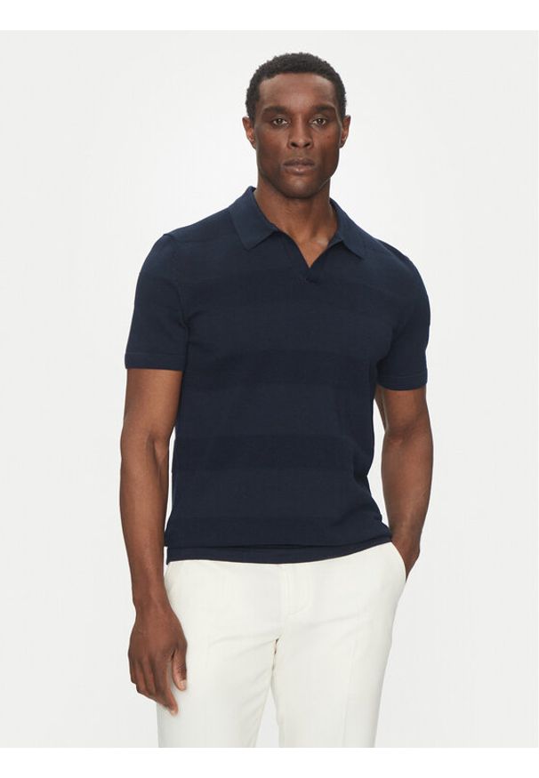 Hechter Paris Polo 65009 151808 Granatowy Regular Fit. Typ kołnierza: polo. Kolor: niebieski. Materiał: bawełna