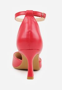 Renee - Czerwone Czółenka Vices na Klepsydrze z Noskiem w Szpic i Klamerką Nusithia. Okazja: na co dzień. Zapięcie: sprzączka. Kolor: czerwony. Materiał: jeans. Styl: casual, elegancki #9