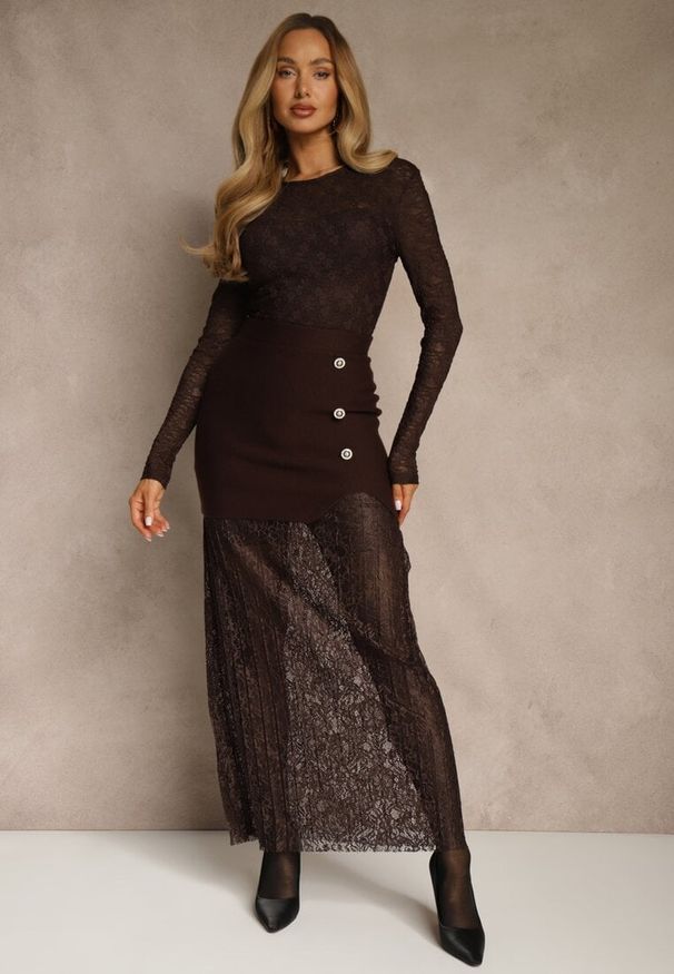 Renee - Brązowa Spódnica z Dzianiny z Wiskozą z Koronkowym Dołem Zdobiona Guzikami Sewune. Kolor: brązowy. Materiał: wiskoza, dzianina, koronka. Wzór: aplikacja