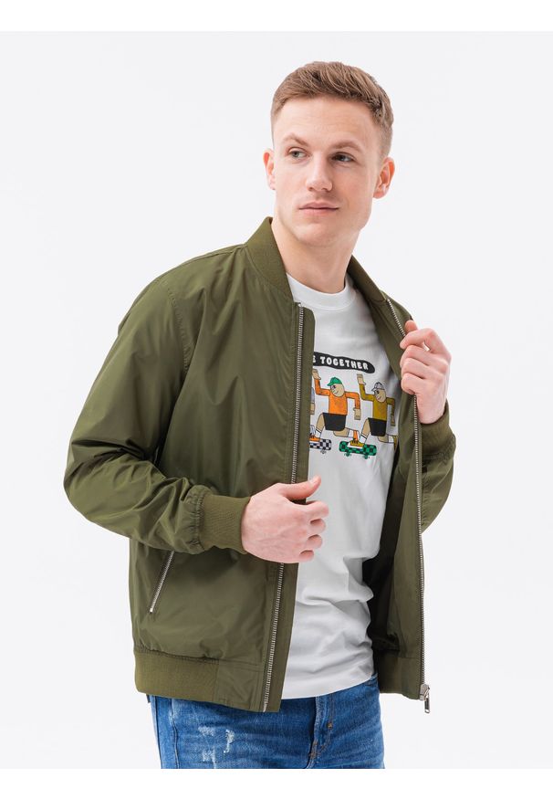 Zielona kurtka Ombre Clothing na wiosnę