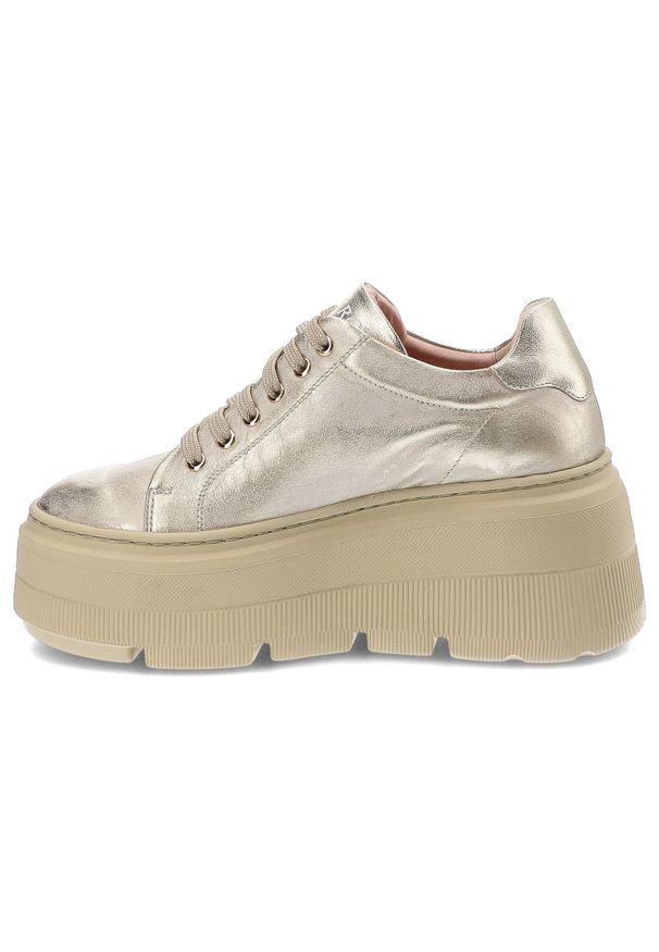 Złote Sneakersy Libero Modne Obuwie Damskie. Okazja: na co dzień, na spacer. Zapięcie: sznurówki. Kolor: złoty. Materiał: guma, jeans, skóra. Styl: elegancki, casual