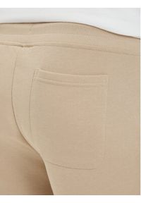 GANT - Gant Szorty sportowe 2009027 Beżowy Regular Fit. Kolor: beżowy. Materiał: bawełna. Styl: sportowy #4