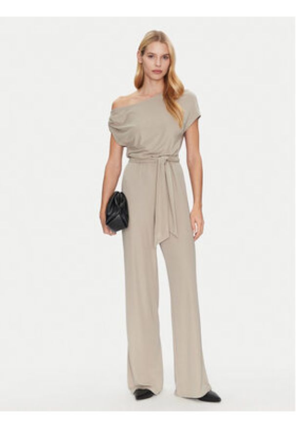 Guess Kombinezon W5GD89 KCTB0 Beżowy Regular Fit. Kolor: beżowy. Materiał: wiskoza