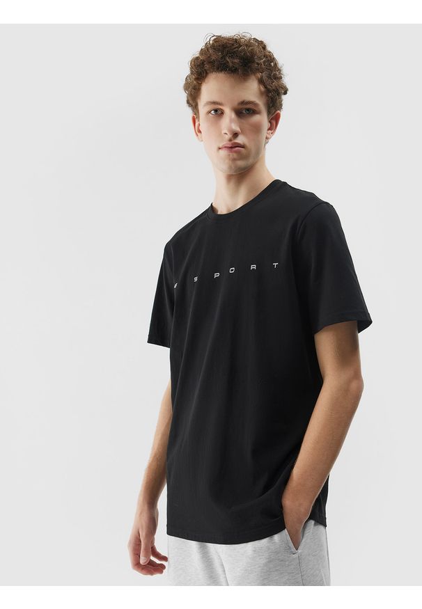 4f - 4F T-shirt regular z bawełny organicznej z nadrukiem męski - czarny S. Okazja: na co dzień. Kolor: czarny. Materiał: bawełna. Długość rękawa: krótki rękaw. Długość: krótkie. Wzór: nadruk. Styl: sportowy, casual, klasyczny