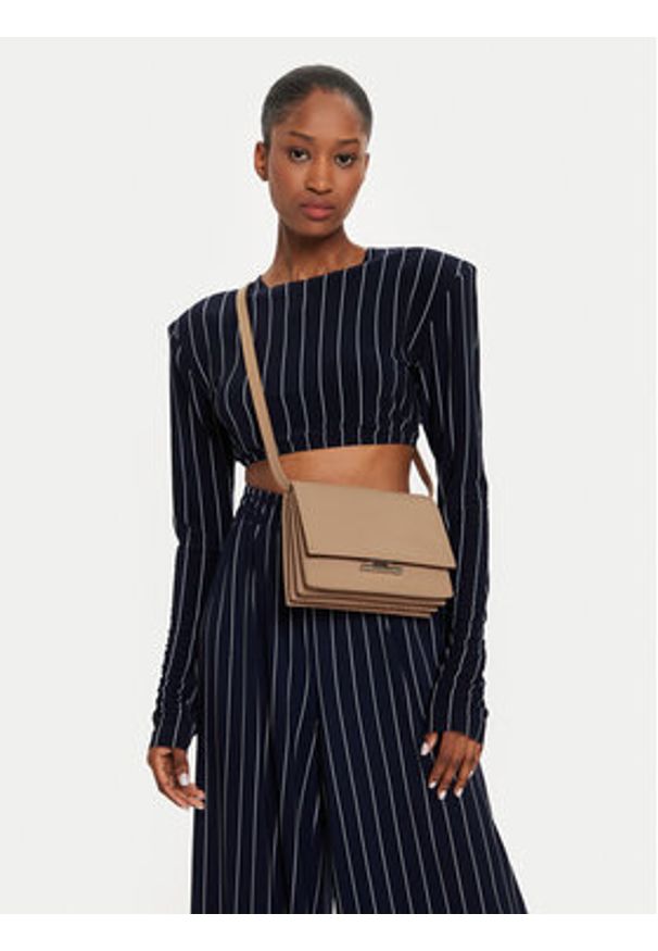 Calvin Klein Torebka Ck Linear Crossbody K60K612115 Beżowy. Kolor: beżowy. Materiał: skórzane