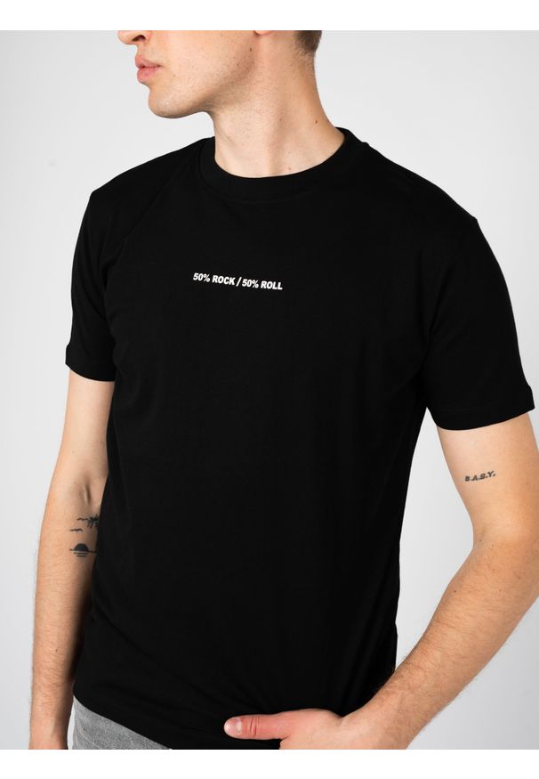 John Richmond T-shirt | HMP25016TS | Mężczyzna | Czarny. Okazja: na co dzień. Kolor: czarny. Materiał: bawełna. Wzór: nadruk. Styl: elegancki, casual