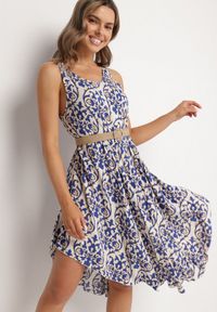 Born2be - Niebieska Bawełniana Sukienka Rozkloszowana w Abstrakcyjny Wzór Natiliana. Okazja: na co dzień. Kolor: niebieski. Materiał: bawełna. Sezon: lato. Styl: casual #3