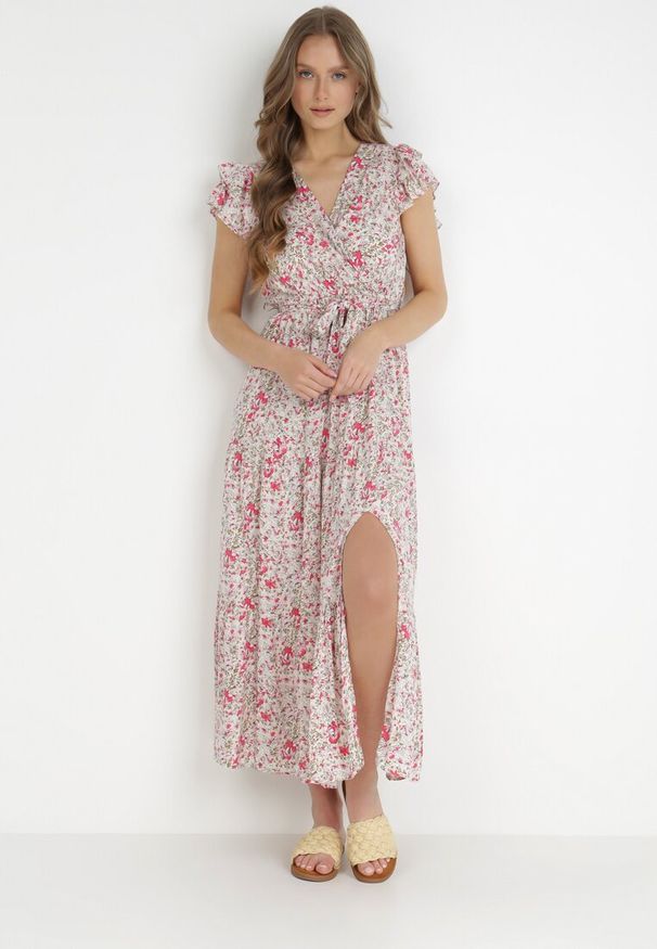 Born2be - Beżowo-Czerwona Sukienka Rhenosyne. Okazja: na co dzień. Kolor: beżowy. Materiał: materiał. Wzór: kolorowy, kwiaty. Sezon: lato. Typ sukienki: rozkloszowane, kopertowe. Styl: casual. Długość: maxi