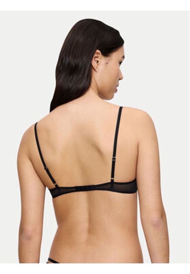 Triumph Biustonosz balkonetka That Night In Vegas 10224863 Czarny. Kolor: czarny. Materiał: syntetyk