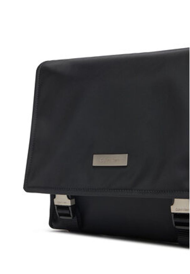 Calvin Klein Torba Sleek Small Messenger LV04D3147G Czarny. Kolor: czarny. Materiał: materiał