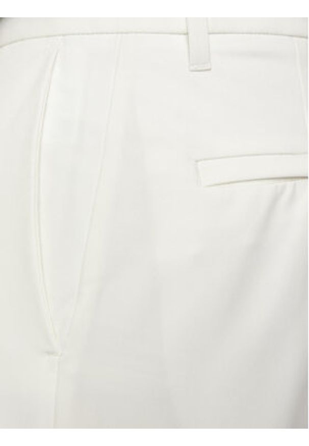 BOSS - Boss Szorty materiałowe S_Commuter 50504392 Biały Slim Fit. Kolor: biały. Materiał: syntetyk