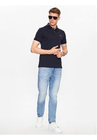 Guess Polo Nolan M3YP66 KBL51 Granatowy Slim Fit. Typ kołnierza: polo. Kolor: niebieski. Materiał: bawełna