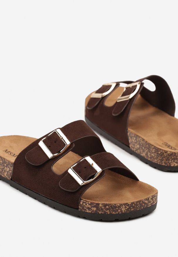 Renee - Brązowe Klapki z Imitacji Zamszu na Podeszwie z Korka i Regulowanymi Paskami Naloenma. Nosek buta: otwarty. Kolor: brązowy. Materiał: zamsz. Wzór: paski. Obcas: na obcasie. Styl: boho. Wysokość obcasa: niski