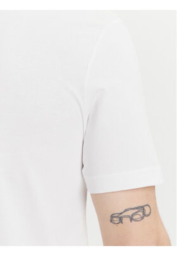 TOMMY HILFIGER - Tommy Hilfiger T-Shirt Fathers Day MW0MW39356 Biały Regular Fit. Kolor: biały. Materiał: bawełna