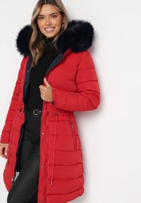 Born2be - Granatowa Dwustronna Kurtka za Kolano z Kapturem z Futerkiem Zephyro. Typ kołnierza: kaptur. Kolor: niebieski. Materiał: futro. Długość: długie. Wzór: gładki, aplikacja #3