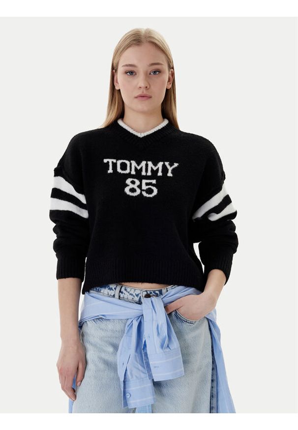 Tommy Jeans Sweter 85 Varsity DW0DW22033 Czarny Regular Fit. Kolor: czarny. Materiał: syntetyk