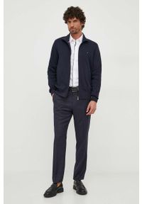 TOMMY HILFIGER - Tommy Hilfiger bluza męska kolor granatowy gładka. Kolor: niebieski. Długość rękawa: długi rękaw. Długość: długie. Wzór: gładki #4