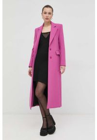 Guess sukienka kolor czarny mini dopasowana. Typ kołnierza: dekolt w karo. Kolor: czarny. Materiał: dzianina. Wzór: gładki. Typ sukienki: dopasowane. Długość: mini #2