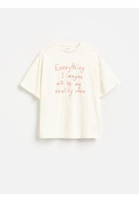 Reserved - T-shirt z nadrukiem - złamana biel. Materiał: bawełna, dzianina. Wzór: nadruk #1