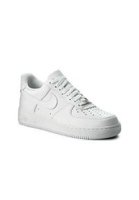 Buty do chodzenia męskie Nike Air Force 1 07. Zapięcie: sznurówki. Kolor: biały. Materiał: skóra, syntetyk, tkanina, materiał. Szerokość cholewki: normalna. Model: Nike Air Force. Sport: turystyka piesza