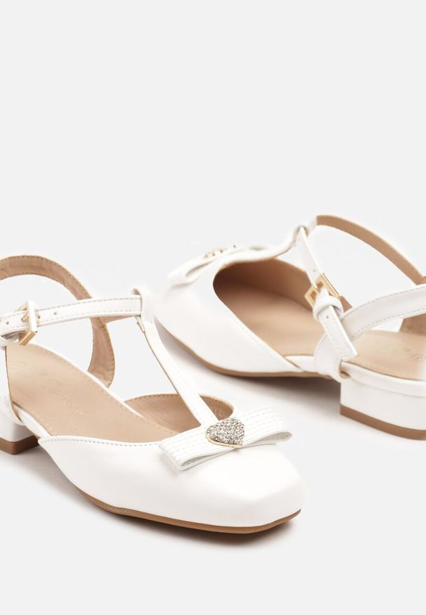 Renee - Białe Sandały Czółenka z Kokardką Sonarivia. Kolor: biały. Wzór: aplikacja. Sezon: lato, wiosna. Styl: elegancki