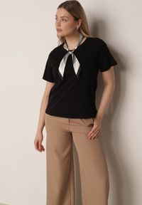 Born2be - Czarny T-shirt z Bawełny w Klasycznym Stylu z Apaszką Bluestel. Okazja: do pracy, na co dzień, na spotkanie biznesowe. Kolor: czarny. Materiał: bawełna. Długość: długie. Styl: klasyczny #3