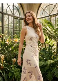 Sinsay - Dopasowana sukienka midi z rozcięciem i marszczeniami - wielobarwny. Długość: midi #1