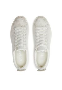 Guess Sneakersy Giaa13 FLGGI3 FAL12 Biały. Kolor: biały. Materiał: materiał