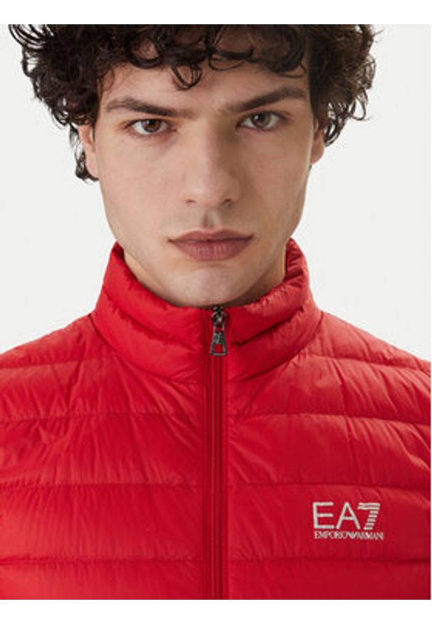 EA7 Emporio Armani Kamizelka 8NPQ06 PNGPZ U5072 Czerwony Regular Fit. Kolor: czerwony. Materiał: syntetyk