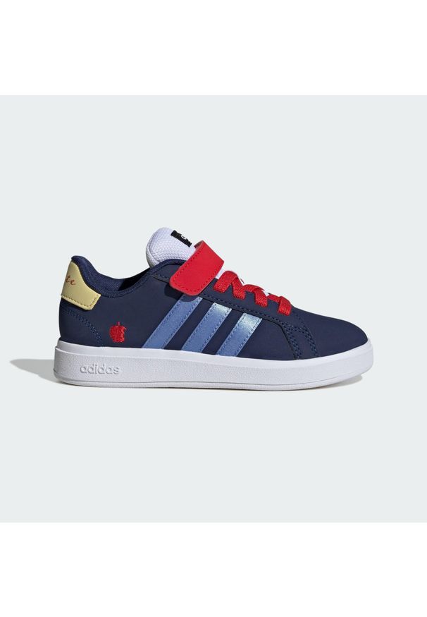 Adidas - adidas Disney Snow White Grand Court 00s Kids. Zapięcie: pasek. Kolor: czerwony, niebieski, wielokolorowy. Wzór: motyw z bajki. Sport: turystyka piesza
