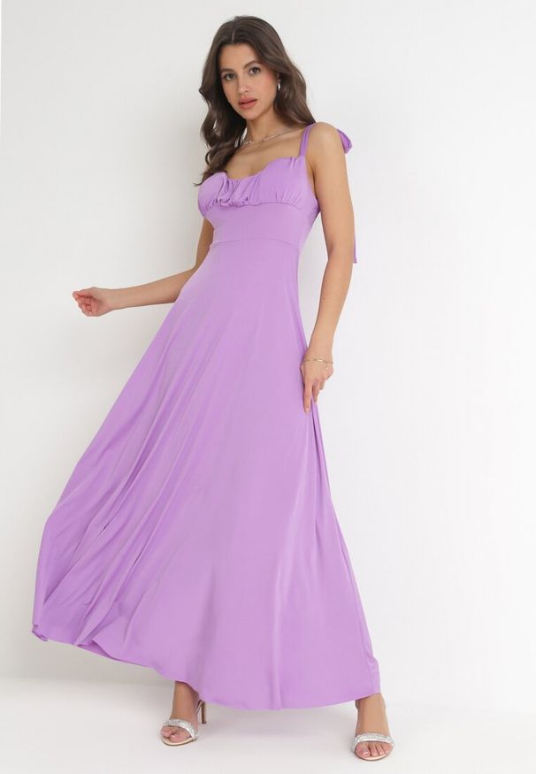 Born2be - Fioletowa Rozkloszowana Sukienka Maxi z Wiązanymi Ramiączkami Lisija. Kolor: fioletowy. Długość rękawa: na ramiączkach. Styl: elegancki. Długość: maxi