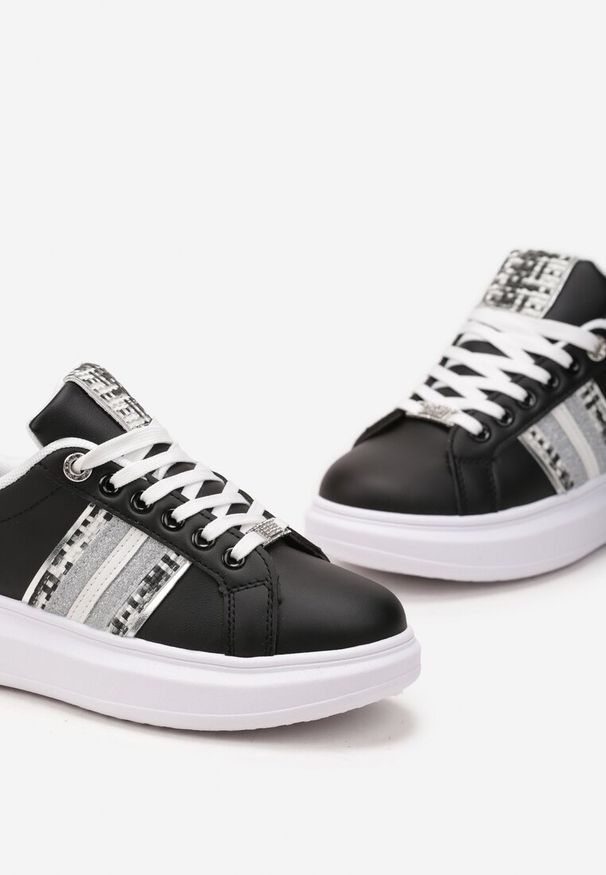 Born2be - Czarne Sneakersy na Platformie z Brokatowymi Wstawkami Railawa. Nosek buta: okrągły. Zapięcie: sznurówki. Kolor: czarny. Materiał: materiał. Obcas: na platformie. Wysokość obcasa: niski