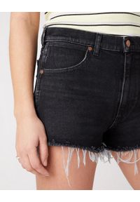 Wrangler - DAMSKIE SZORTY JEANSOWE WRANGLER FESTIVAL SHORT NIGHT FEVER W26F-KO-96B. Materiał: jeans