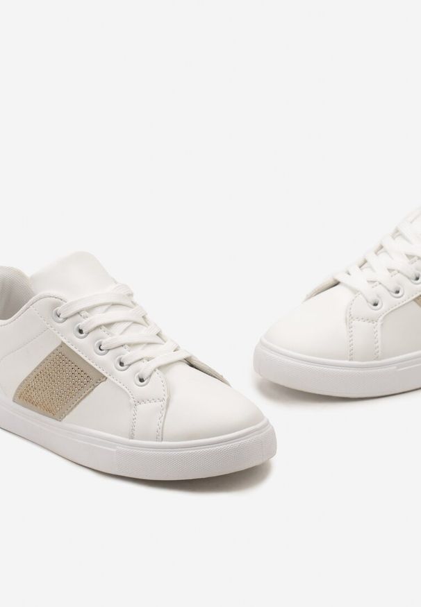 Renee - Biało-Beżowe Sneakersy ze Wstawkami Pokrytymi Cyrkoniami Almarie. Nosek buta: okrągły. Zapięcie: sznurówki. Kolor: biały. Materiał: materiał. Obcas: na obcasie. Wysokość obcasa: niski