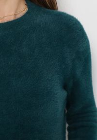 Born2be - Ciemnozielony Puchaty Sweter Wełniany Helmintts. Kolor: zielony. Materiał: wełna. Długość rękawa: długi rękaw. Długość: długie #2