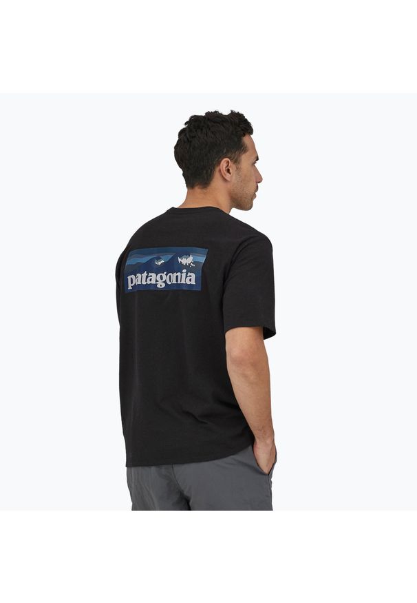 Koszulka męska Patagonia Boardshort Logo Pocket Responsibili ink. Kolor: czarny. Sport: turystyka piesza
