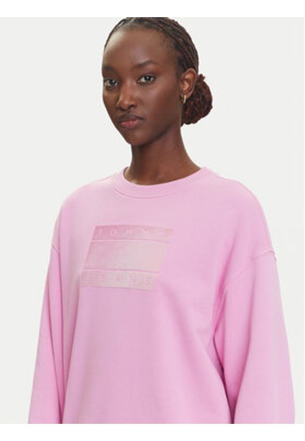 Tommy Jeans Bluza Gradient Flag DW0DW21396 Różowy Relaxed Fit. Kolor: różowy. Materiał: bawełna. Wzór: gradientowy