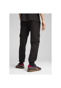 Puma - Męskie bojówki z Essentials z logo No. 1 PUMA Black. Kolor: czarny. Materiał: dresówka. Wzór: haft. Sport: turystyka piesza
