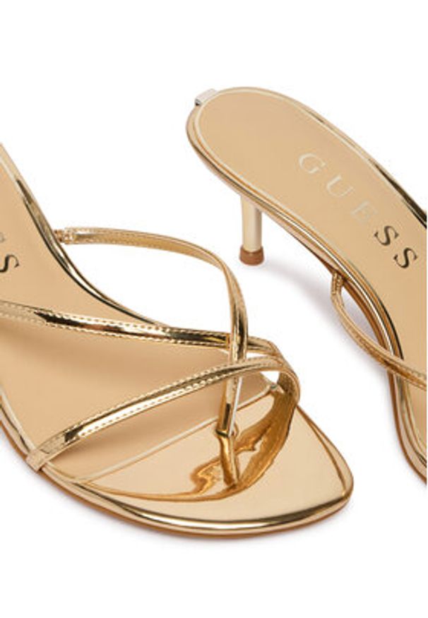 Guess Japonki FLJGZY LEL03 Złoty. Kolor: złoty. Materiał: skóra