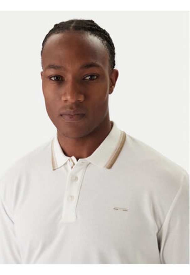 Jack & Jones Polo Blualves 12287520 Biały Regular Fit. Typ kołnierza: polo. Kolor: biały. Materiał: bawełna