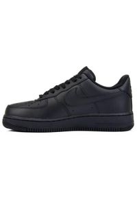 Buty do chodzenia męskie Nike Air Force 1 07. Zapięcie: sznurówki. Kolor: czarny. Materiał: skóra, syntetyk, tkanina, materiał. Szerokość cholewki: normalna. Model: Nike Air Force. Sport: turystyka piesza