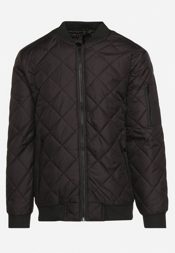 Born2be - Czarna Kurtka Bomberka z Pikowanym Wzorem Nevelania. Kolor: czarny. Styl: sportowy, elegancki