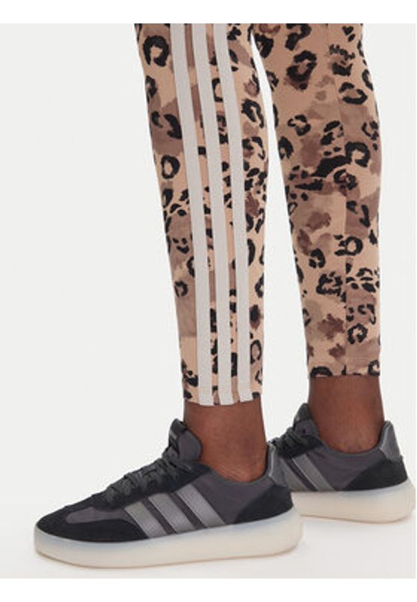Adidas - adidas Legginsy Animal Print 3-Stripes JM1865 Beżowy Slim Fit. Kolor: beżowy. Materiał: bawełna. Wzór: nadruk