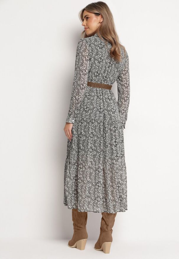 Born2be - Biało-Czarna Sukienka Rozkloszowana w Kwiaty z Paskiem Khito. Okazja: na co dzień. Typ kołnierza: dekolt w serek. Kolor: czarny. Długość rękawa: długi rękaw. Wzór: kwiaty. Styl: elegancki, casual, klasyczny