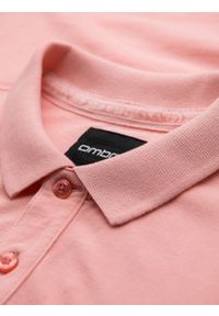 Ombre Clothing - Polo koszulka z bawełnianej dzianiny pique – różowa V5 - Rozmiar: M. Okazja: na co dzień. Typ kołnierza: polo. Kolor: różowy. Materiał: bawełna, dzianina. Długość rękawa: krótki rękaw. Długość: krótkie. Wzór: haft. Styl: casual, elegancki #6