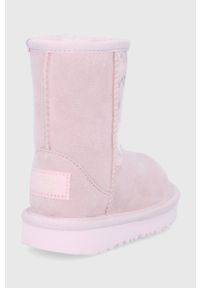 Ugg - UGG śniegowce skórzane dziecięce Classic II Clear Glitter kolor różowy. Nosek buta: okrągły. Kolor: różowy. Materiał: skóra