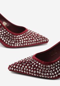 Renee - Bordowe Szpilki Slingback Ozdobione Cyrkoniami Benikke. Zapięcie: sprzączka. Kolor: czerwony. Wzór: aplikacja. Obcas: na szpilce. Styl: klasyczny, elegancki #6
