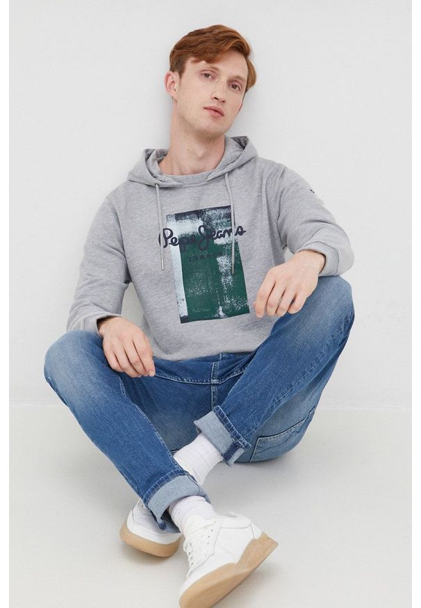 Pepe Jeans bluza męska kolor szary z kapturem z nadrukiem. Typ kołnierza: kaptur. Kolor: szary. Wzór: nadruk