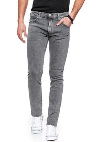 Wrangler - SPODNIE MĘSKIE WRANGLER LARSTON BLEACHED BLACK W18SRA24P 112127609. Stan: obniżony #4